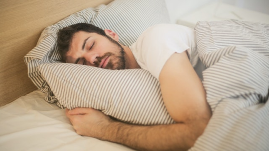 Pourquoi eviter de dormir la tete au sud ?