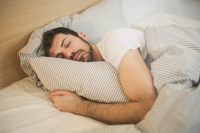 Pourquoi eviter de dormir la tete au sud ?